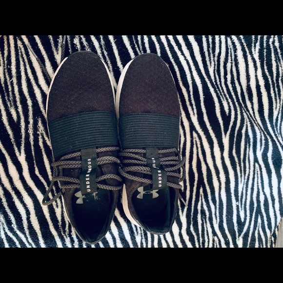 Under armor sneakers - Picture 3 of 5